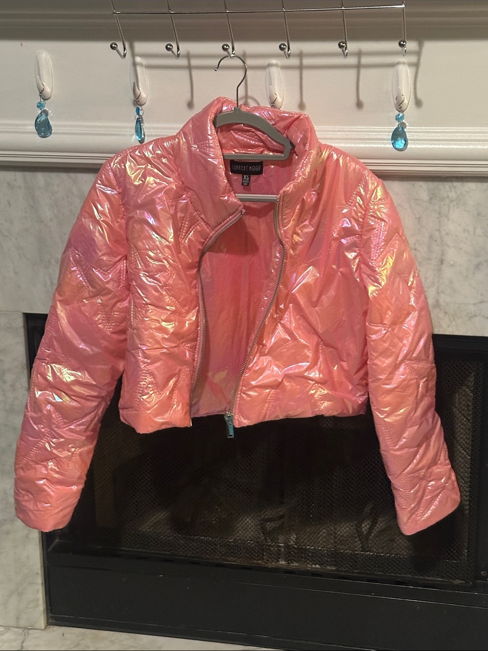 Current Mood Iridescent Pink Cropped Puffer Jacket - Picture 3 of 9